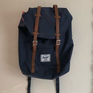 Herschel retreat backpack